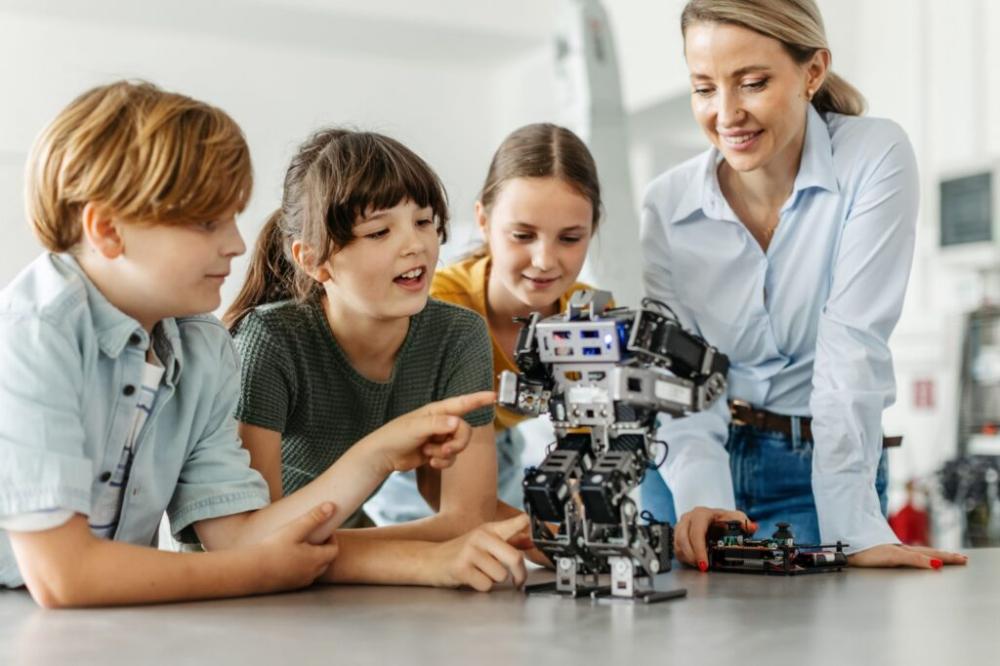 Câmara aprova projeto que autoriza ensino da robótica na rede escolar